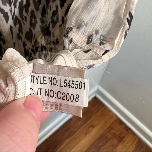 Jonathan Martin Button Down Blouse Beige Animal Print Floral 2X - Picture 13 of 13